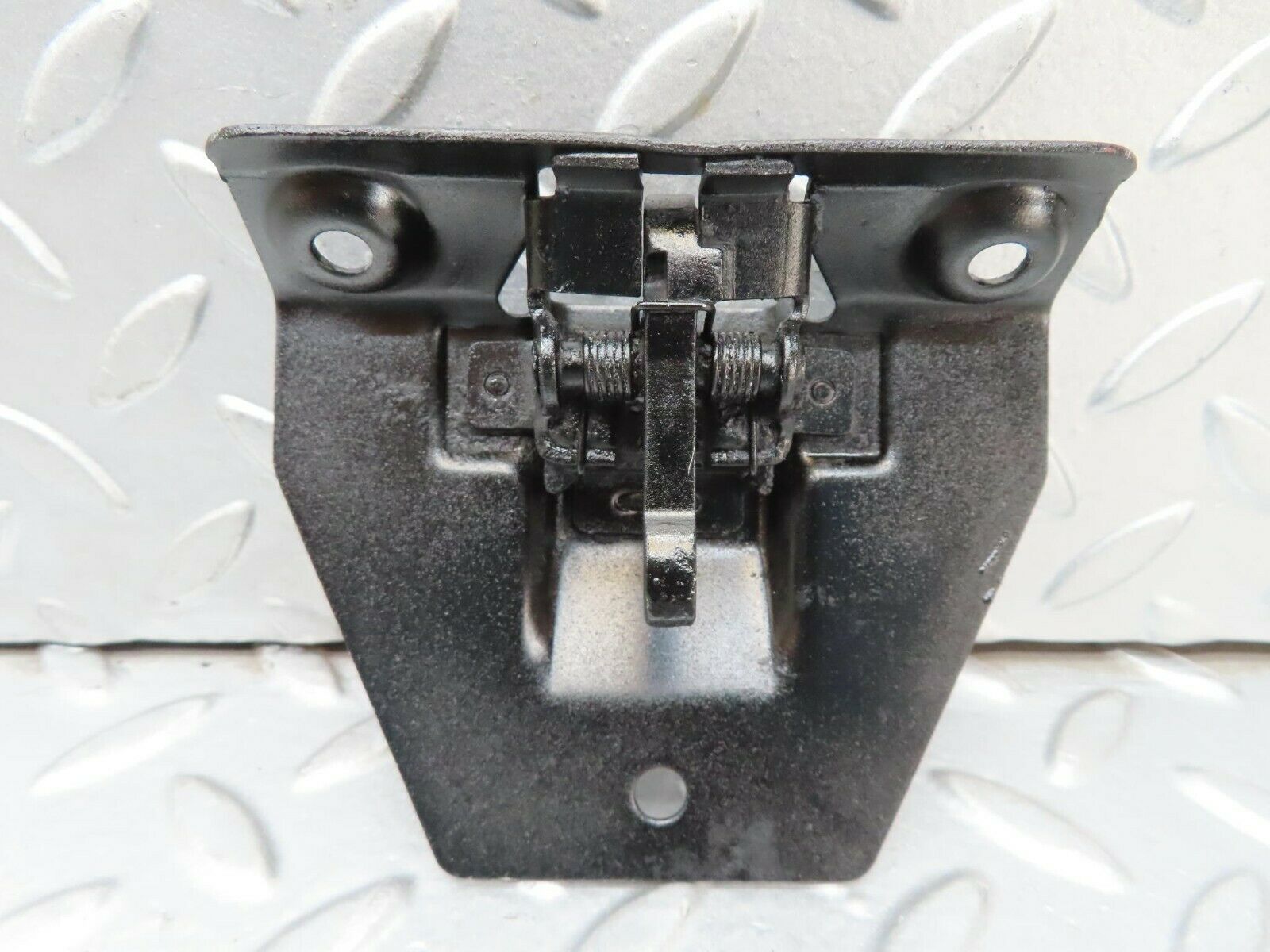 15563 Mercedes-Benz R107 450SL Trunk Boot Lock Latch 1137500285