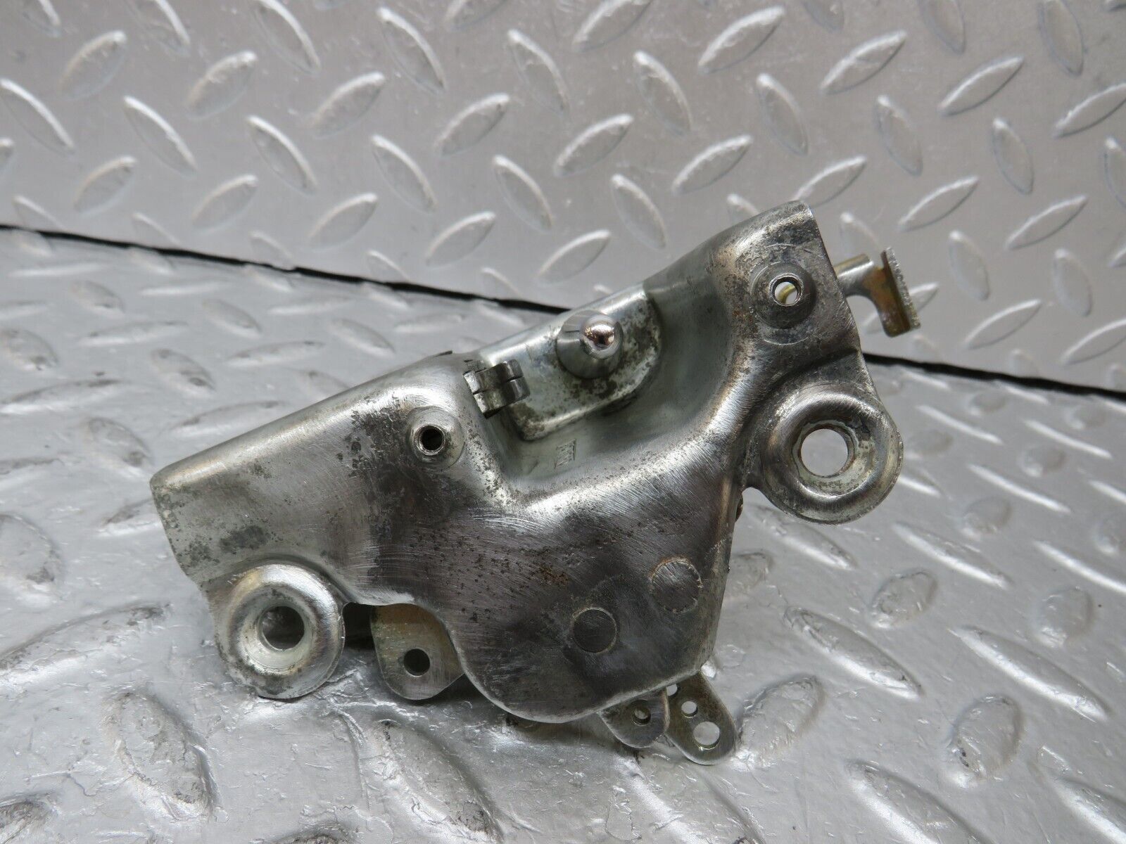 35394 Mercedes-Benz R107 280SL Left Door Lock Mechanism