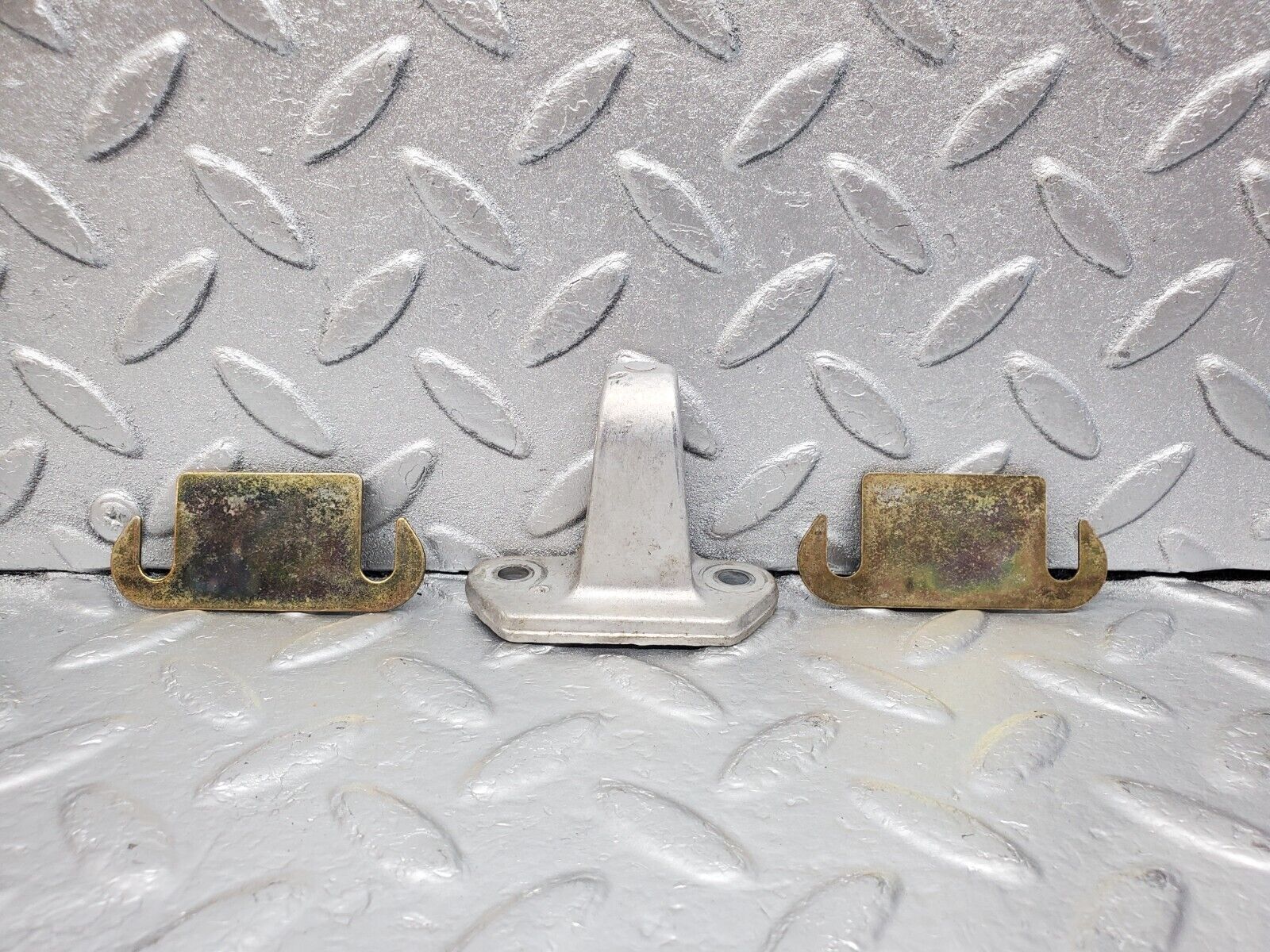 45735 Mercedes-Benz W126 420SE Trunk Lock Latch