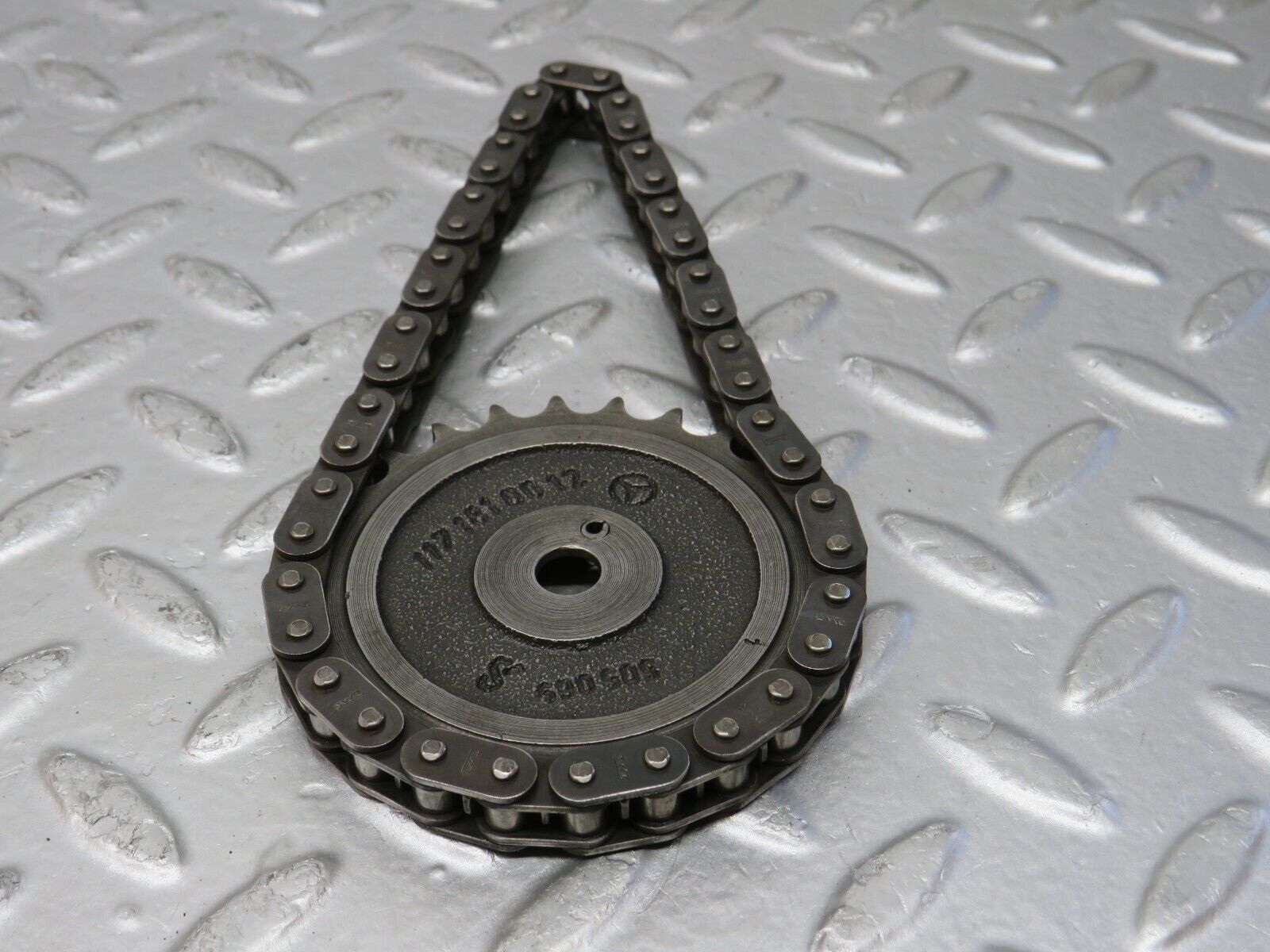 32871 Mercedes-Benz C107 R107 350 V8 Oil Pump Chain & Gear Sprocket 1171810012