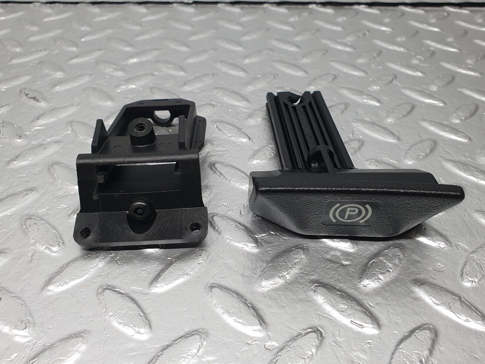 41859 Mercedes-Benz W202 C200 Parking Brake Release Handle 2024270520 2024270312