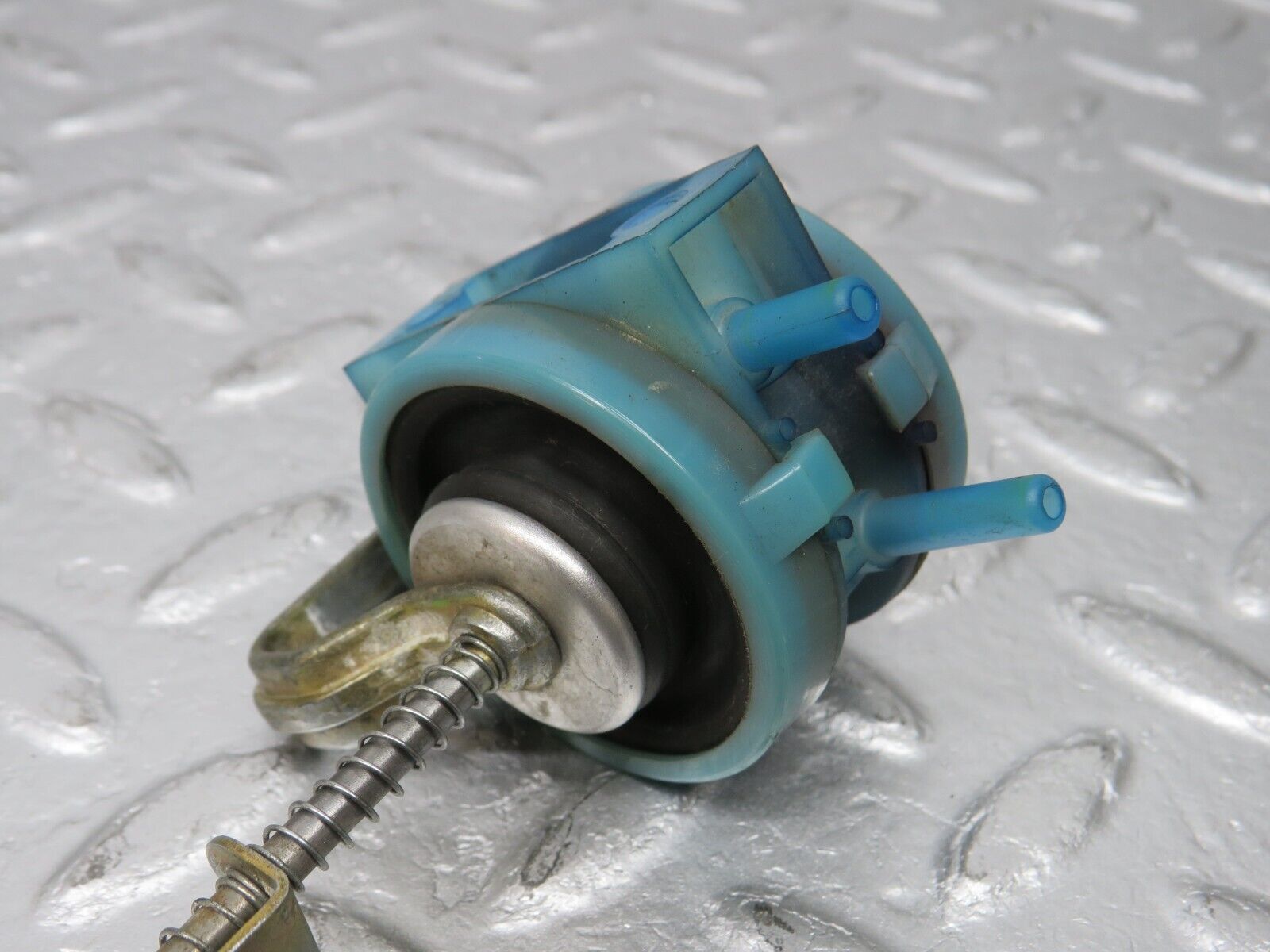 39148 Mercedes-Benz R107 500SL Trunk Lock Vacuum Actuator