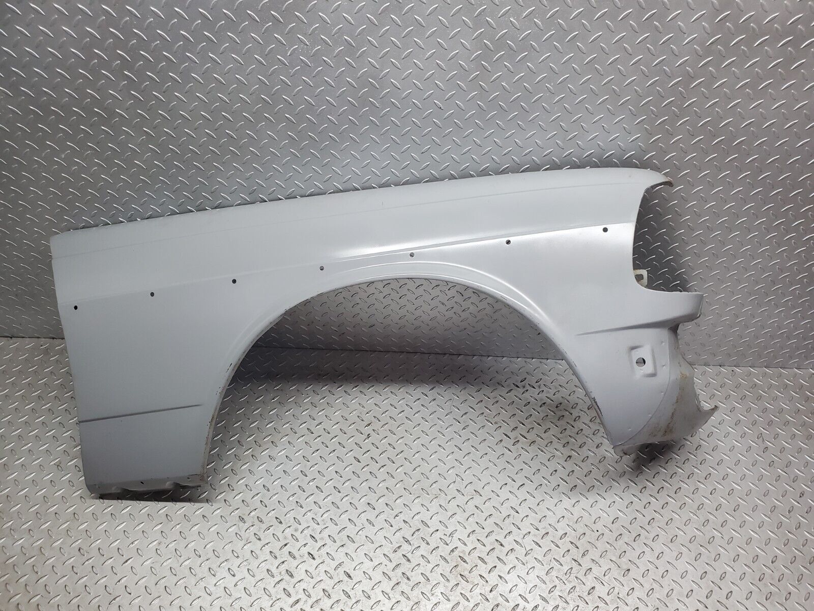 44444 Mercedes-Benz W123 280E Front Right Wing Fender