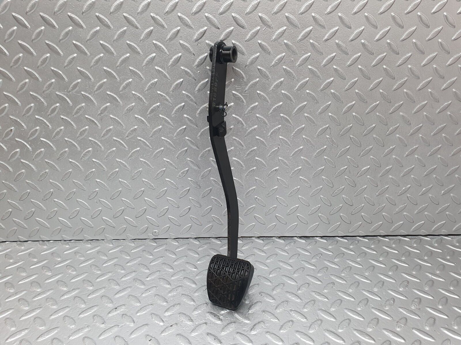 42698 Mercedes-Benz W201 190 2.0L Brake Pedal With Rubber 2012920082