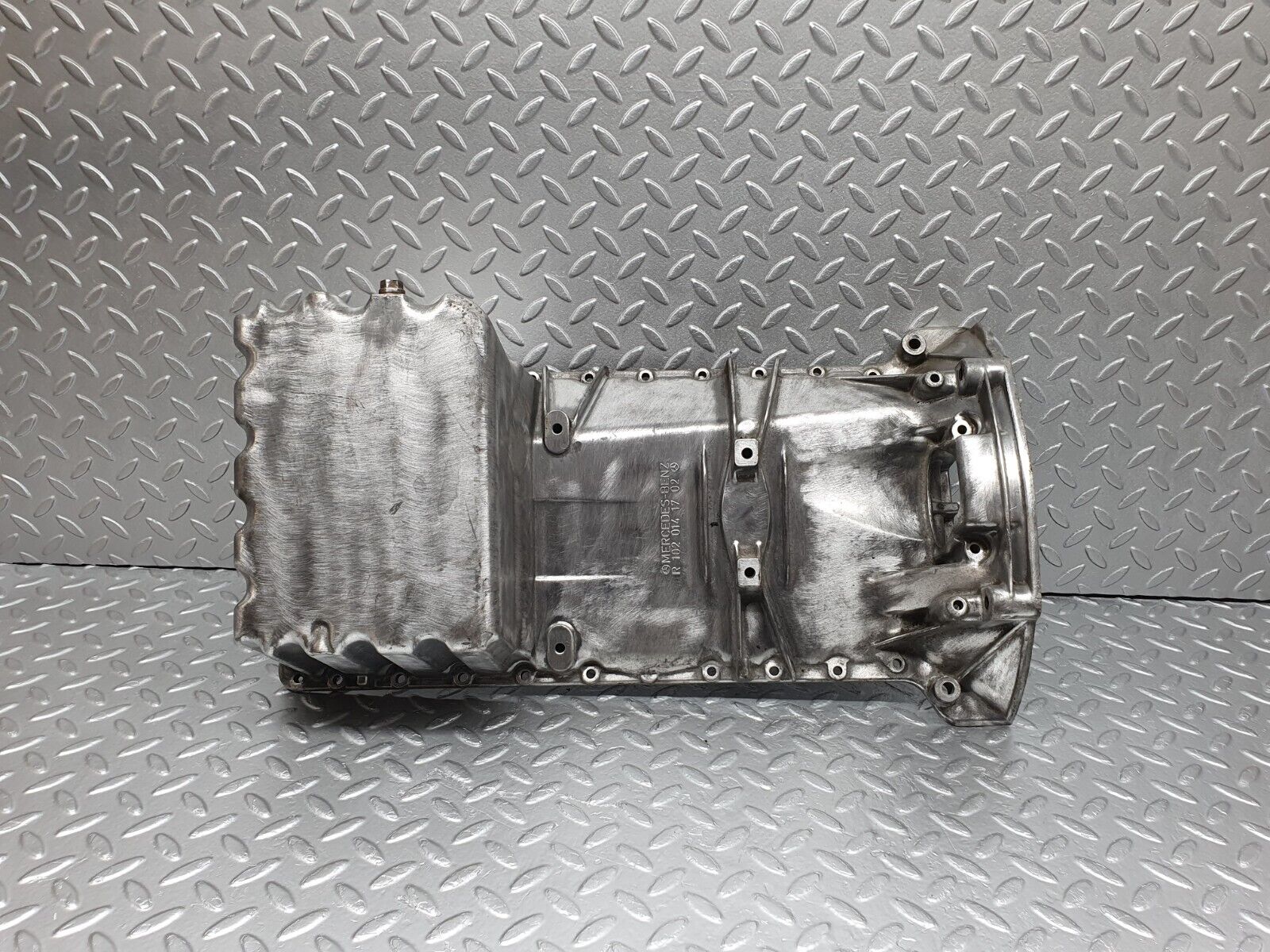 43074 Mercedes-Benz W123 Oil Pan Oil Sump 1020141702