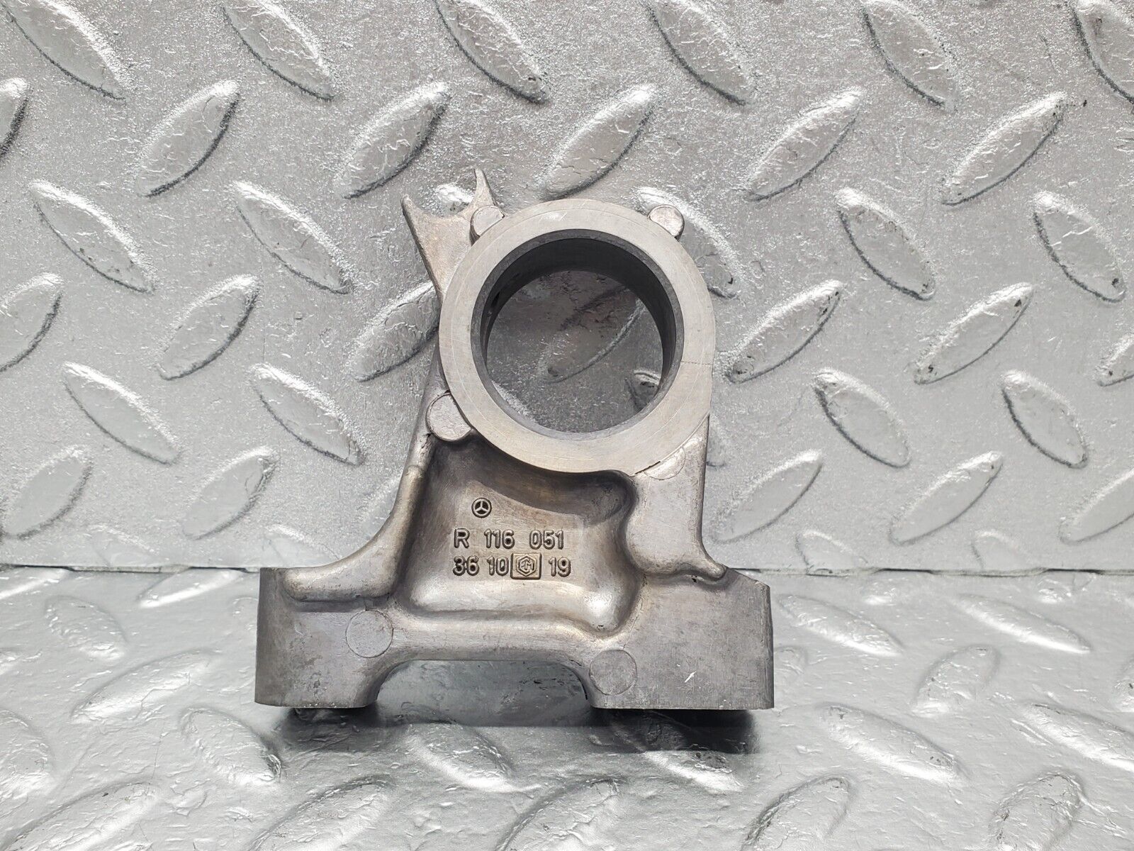 46260 Mercedes-Benz W126 420SE Camshaft Tower Bearing 1160513610