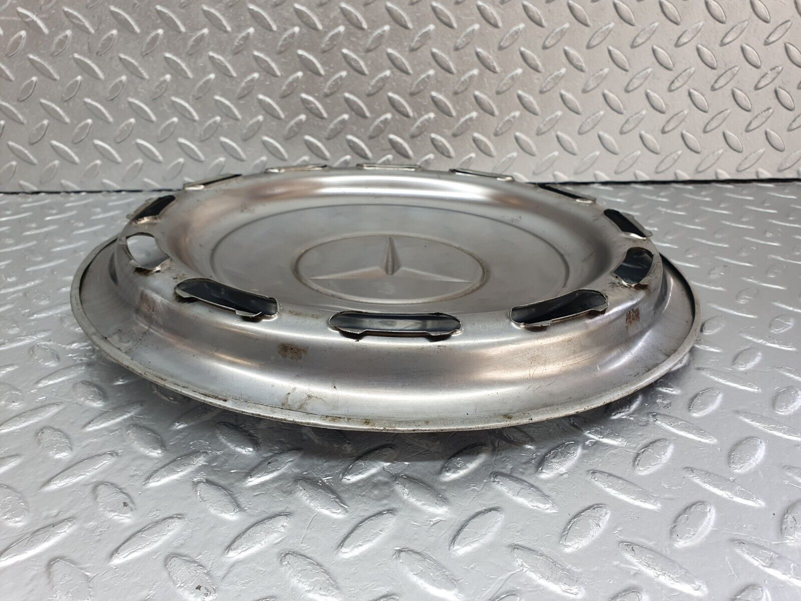 43231 Mercedes-Benz W108 280SE Wheel Hub Cap 14''