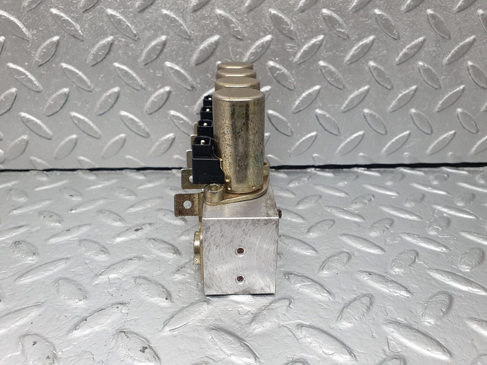 42481 Mercedes-Benz R129 320SL Coupe Roof Hydraulic Valve Left 1298002378