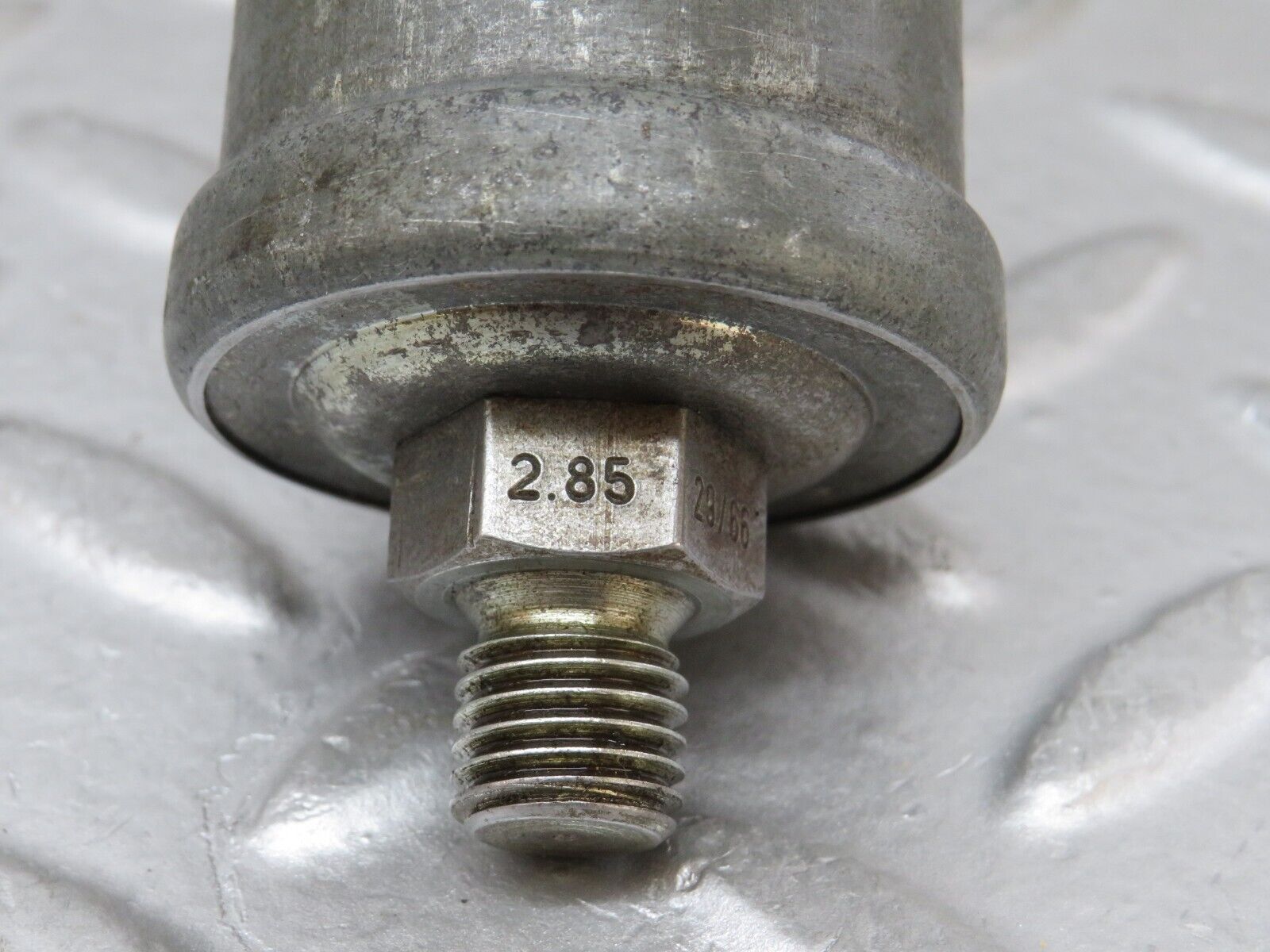 35536 Mercedes-Benz R107 280SL Oil Pressure Sensor VDO 0055421817