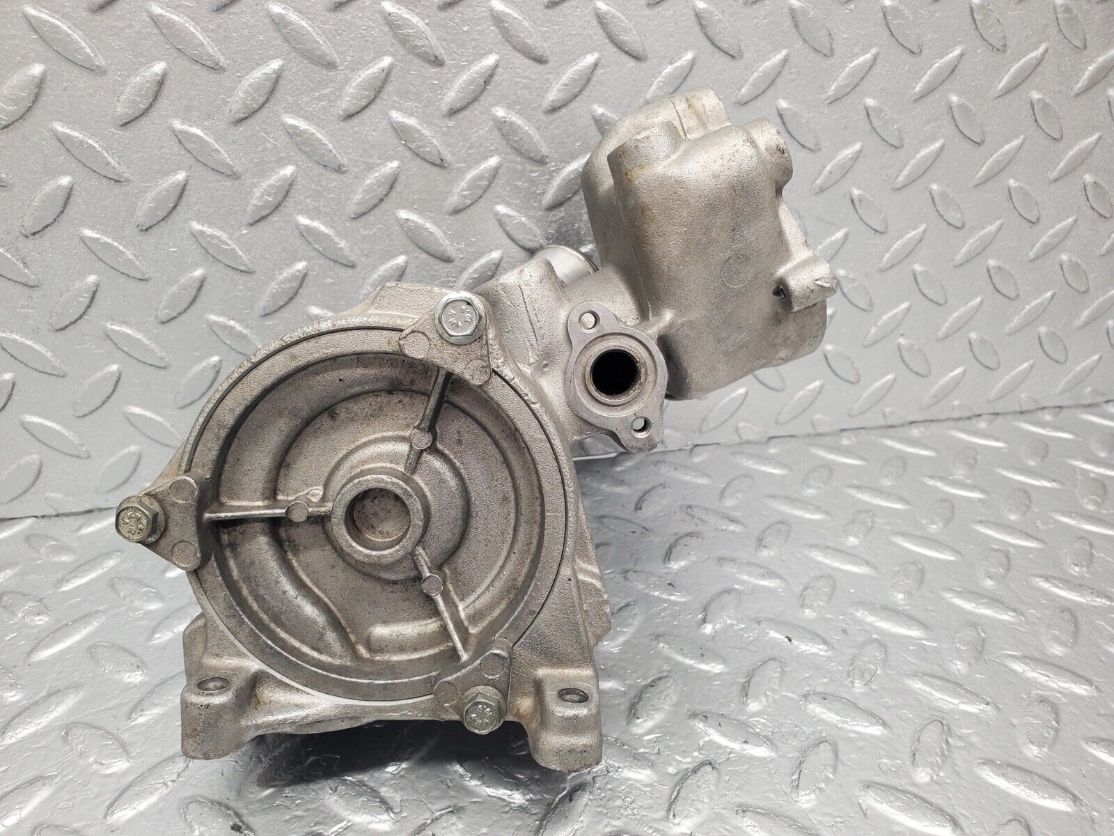 46160 Mercedes-Benz W124 280E Water Pump