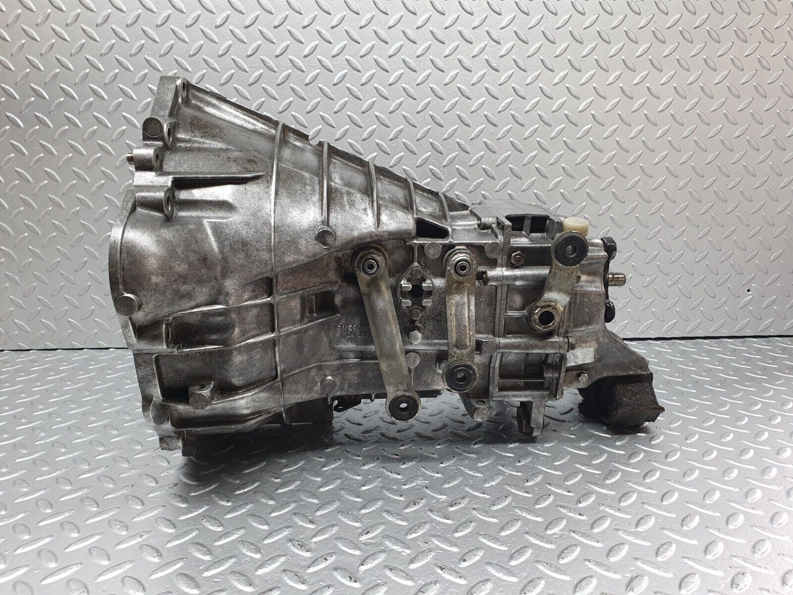 41733 Mercedes-Benz W124 200E Manual Gearbox 5 Speed 717.411 1242610301