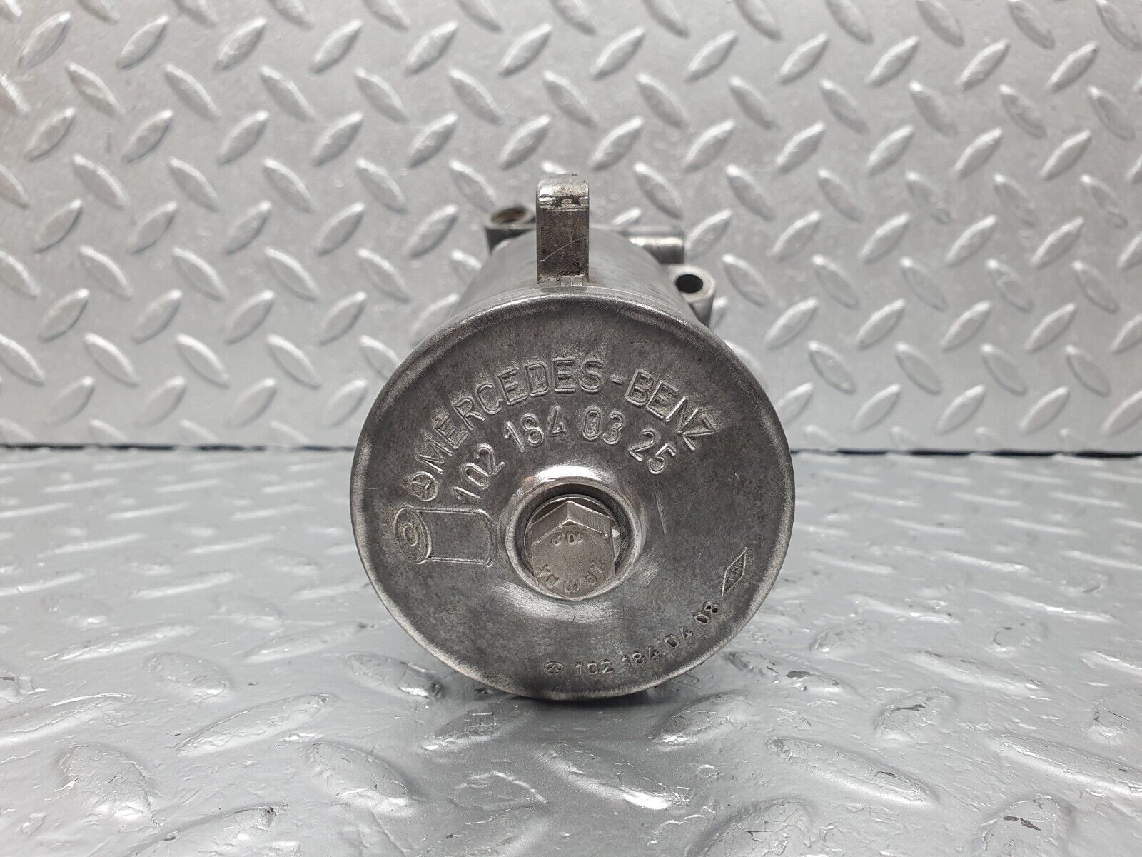 44008 Mercedes-Benz C123 230CE Coupe Oil Filter Housing 1021800711 1021840325