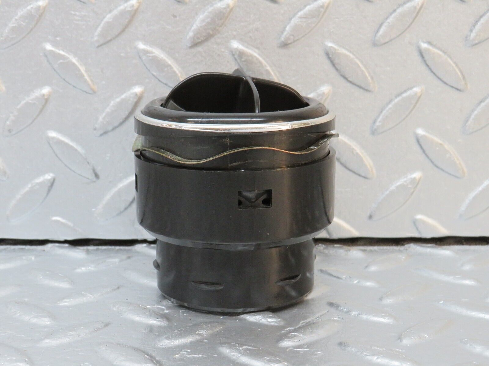 39821 Mercedes-Benz R107 350SL Dashboard Air Vent