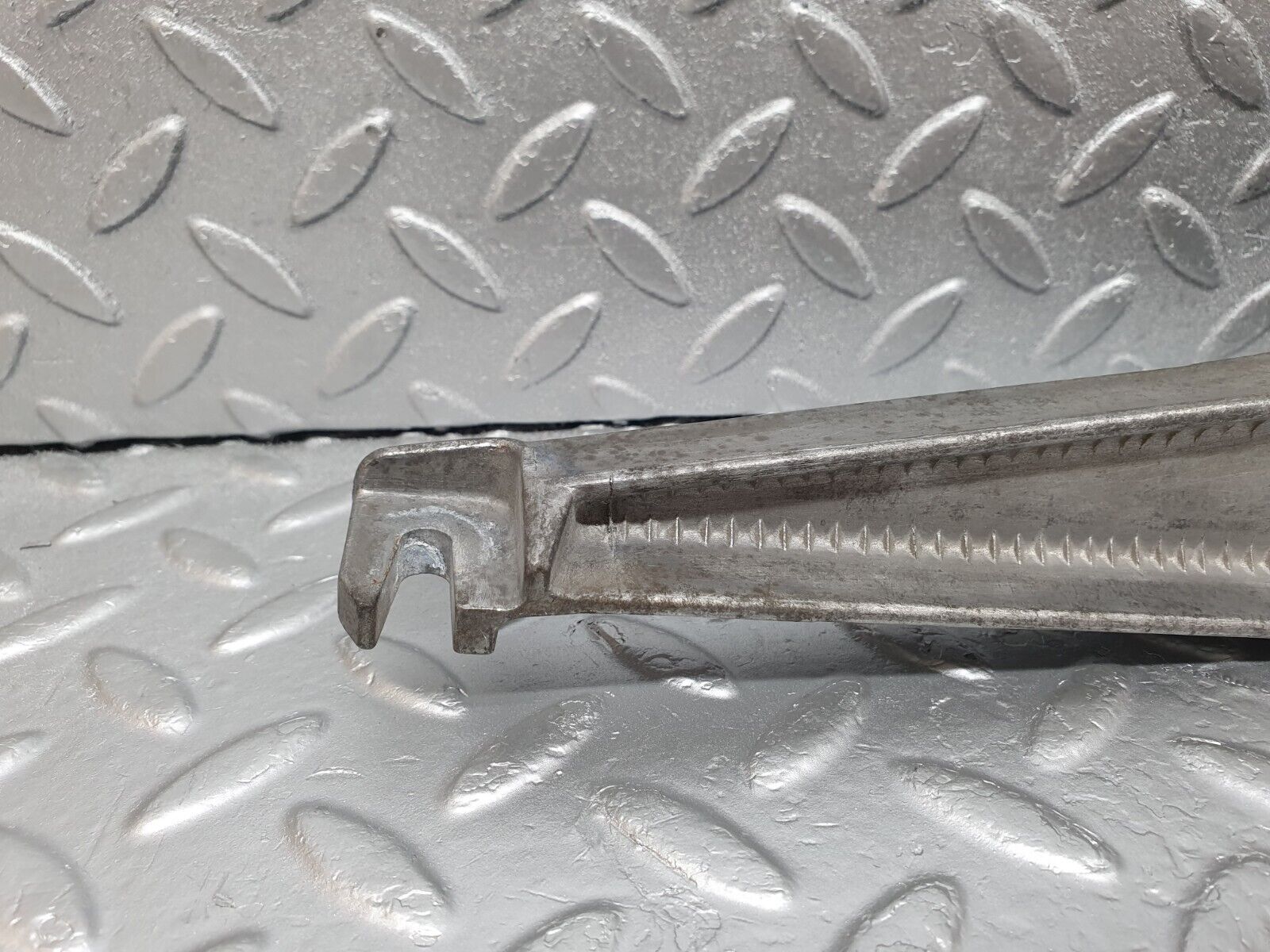 43706 Mercedes-Benz C126 380SEC Coupe Brake Pedal Bracket 1262901819