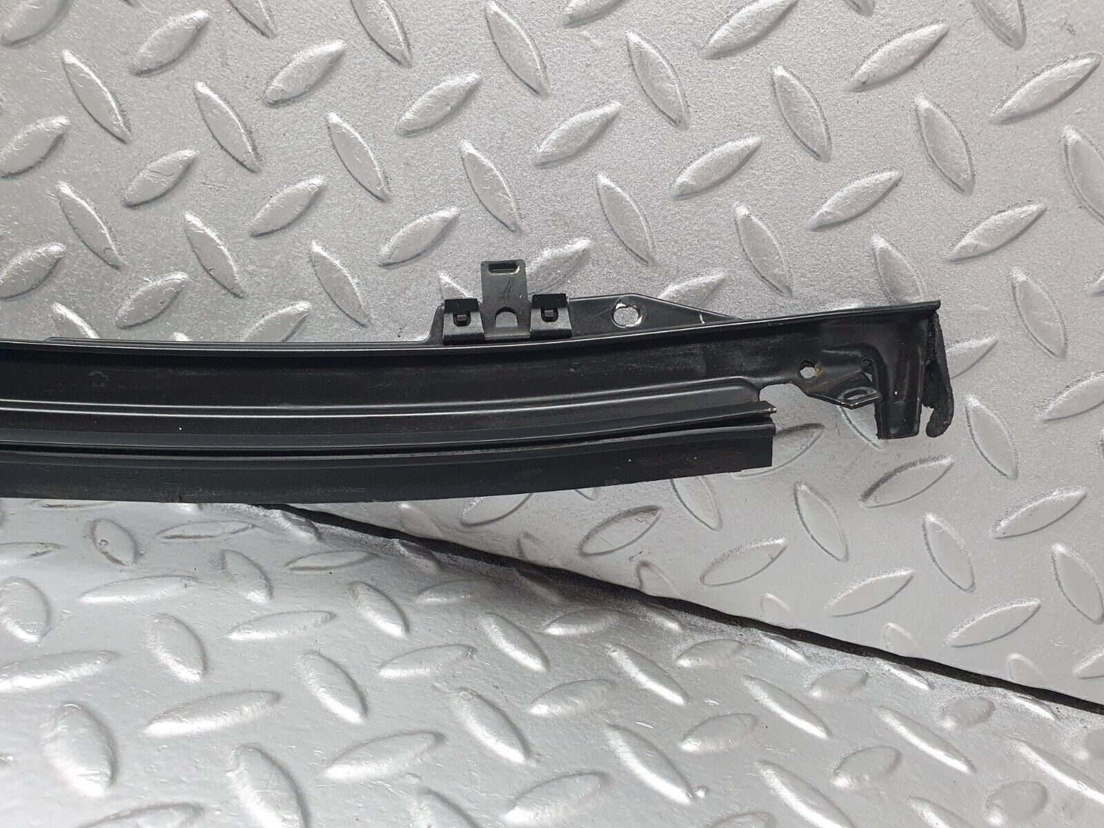 42642 Mercedes-Benz R129 320SL Coupe Front Windscreen Top Moulding Trim