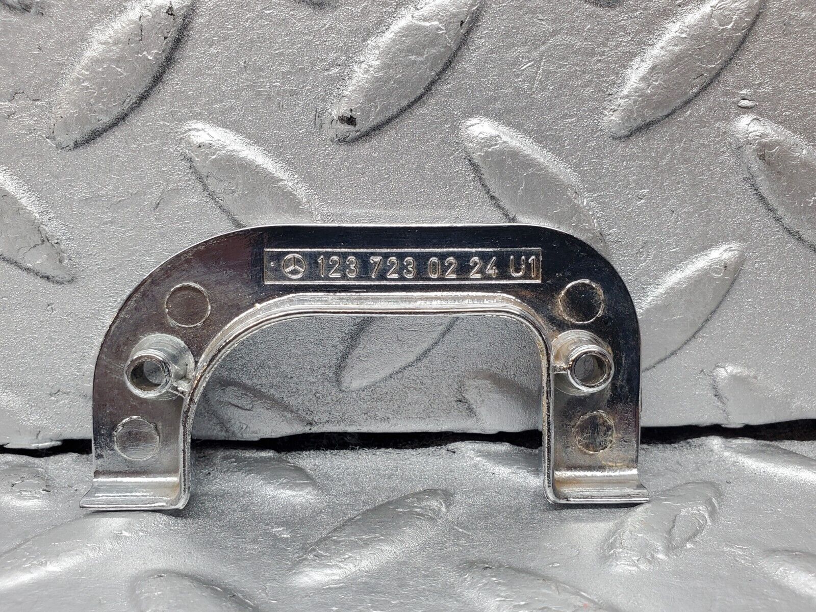 45556 Mercedes-Benz W126 420SE Interior Chrome Door Latch Trim Right 1237230224