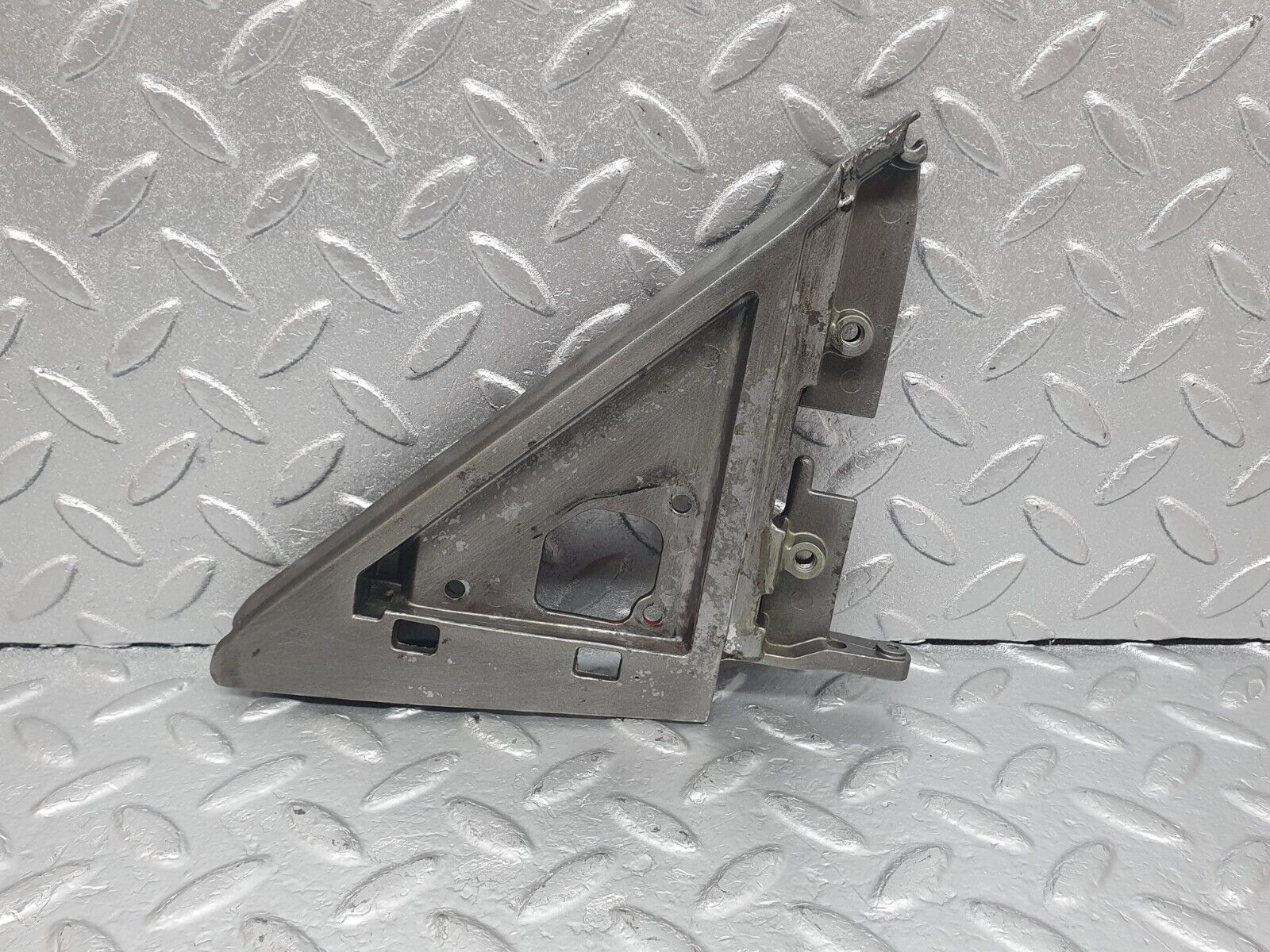 43626 Mercedes-Benz C126 380SEC Coupe Right Mirror Mounting Triangle 1267250241