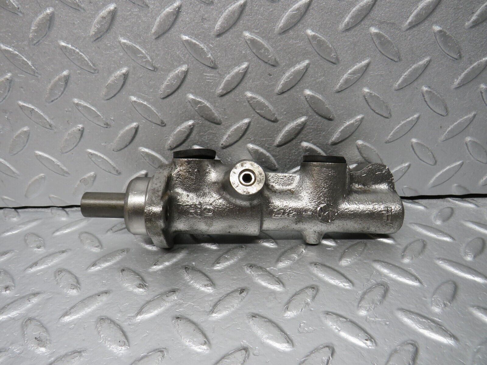 39199 Mercedes-Benz R107 500SL Brake Master Cylinder ATE