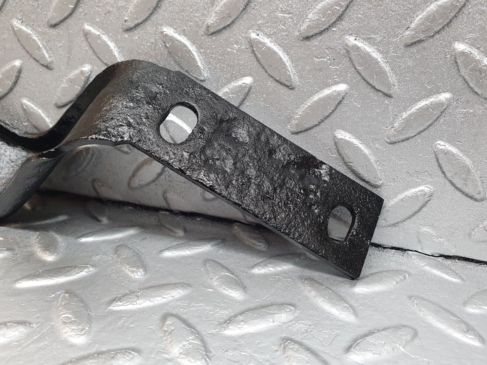 44220 Mercedes-Benz C123 230CE Coupe Rear Bumper Bracket