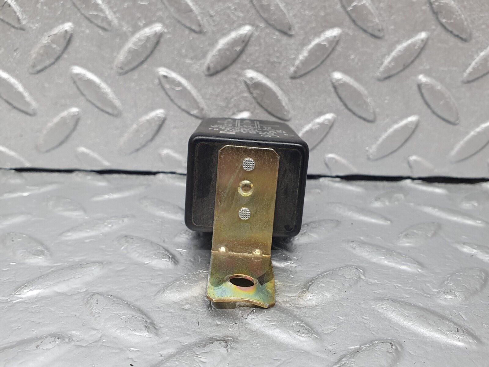 44073 Mercedes-Benz C123 230CE Coupe Rear Heated Window Relay 1078200010