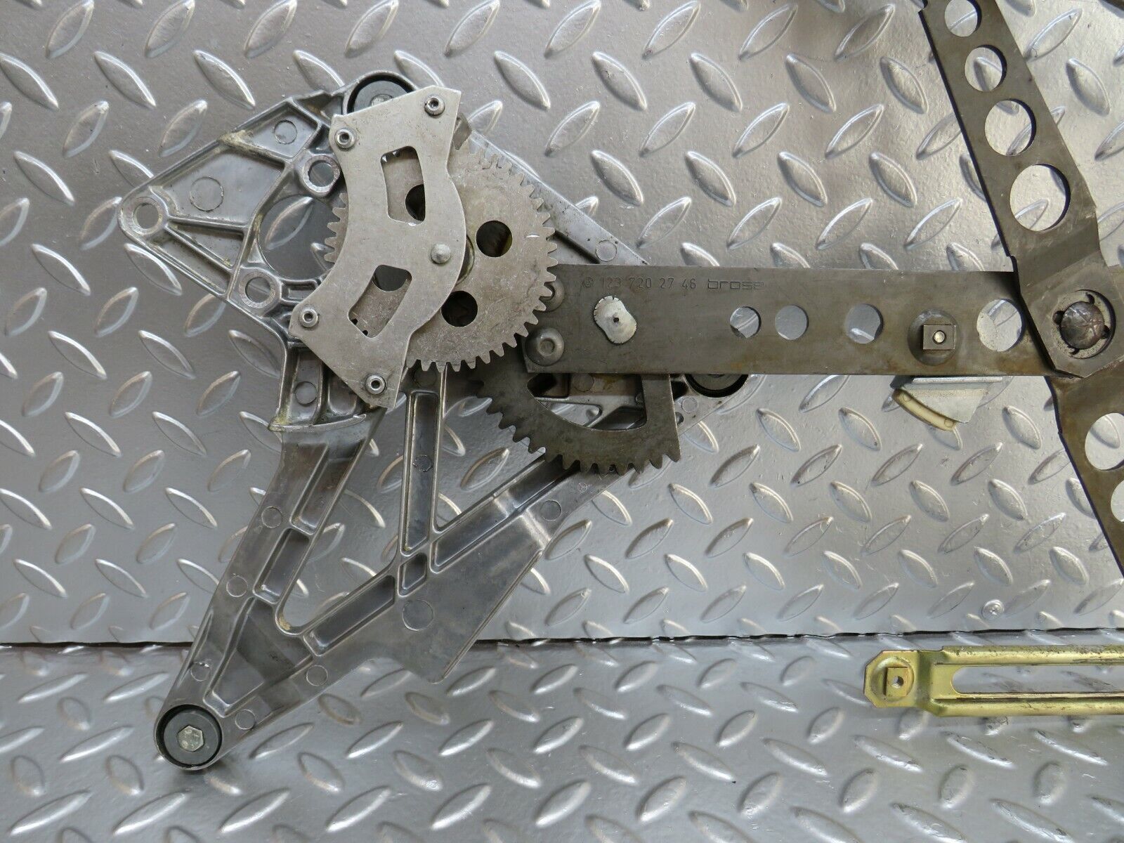 23937 Mercedes-Benz W123 280E Front Left Power Window Regulator 1237202746