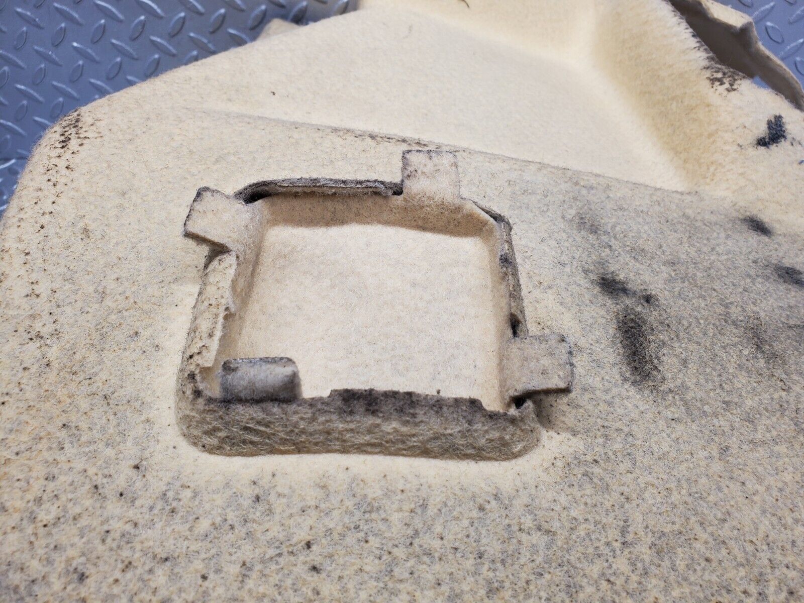 46890 Mercedes-Benz R129 320SL Coupe Trunk Cover Panel Left Side Beige 1296900098