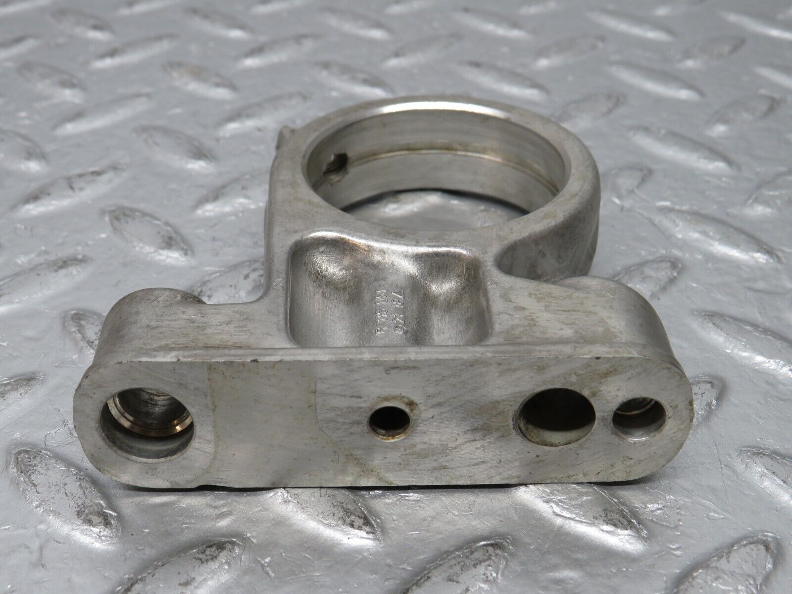 32793 Mercedes-Benz C107 R107 350 V8 Camshaft Tower Bearing 1160511810