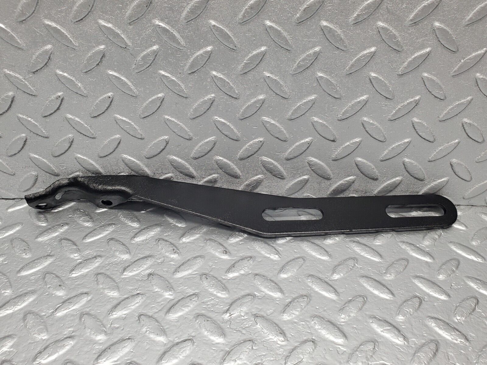 46394 Mercedes-Benz C123 280CE Coupe Exhaust Bracket