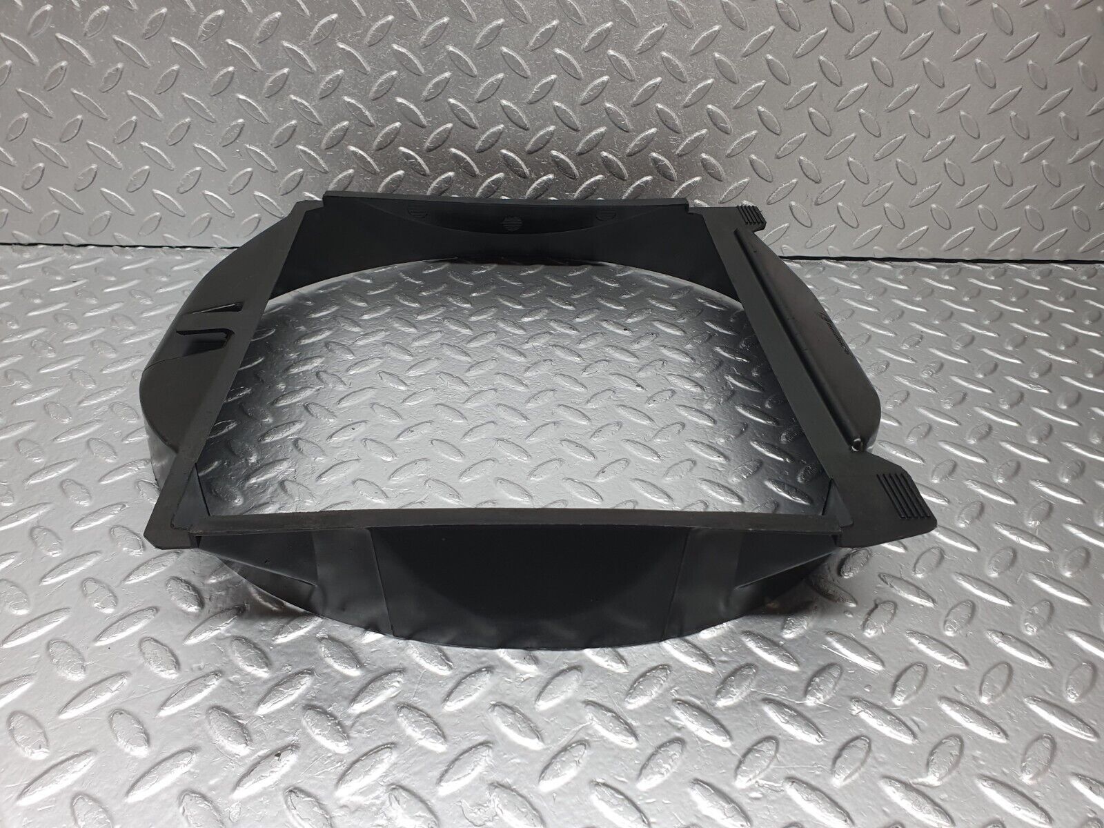 42882 Mercedes-Benz W201 190 2.0L Engine Fan Shroud 2015050755