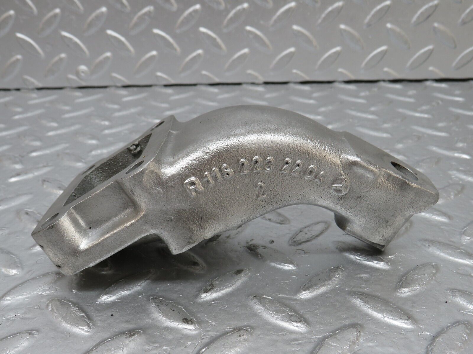 33556 Mercedes-Benz C107 R107 Engine Mount Bracket Left Side 1162232204