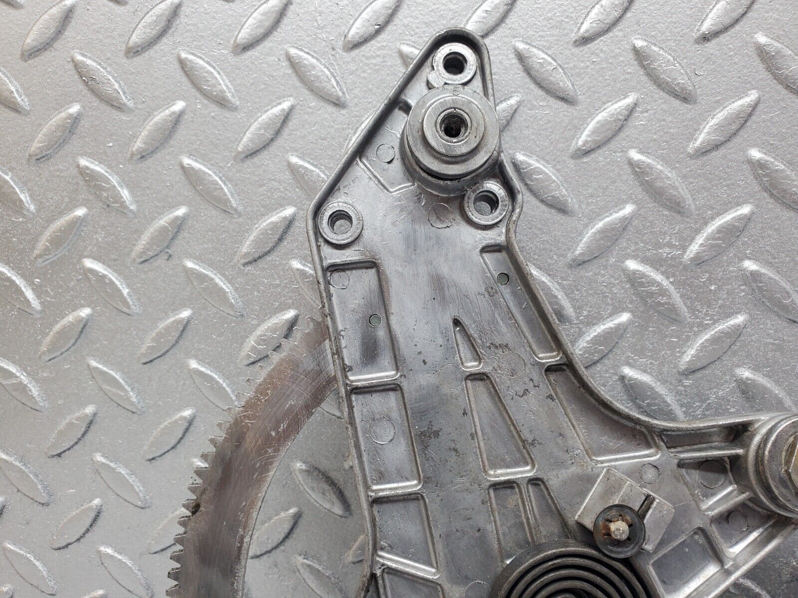 45711 Mercedes-Benz W126 420SE Rear Left Power Window Regulator 1267350111