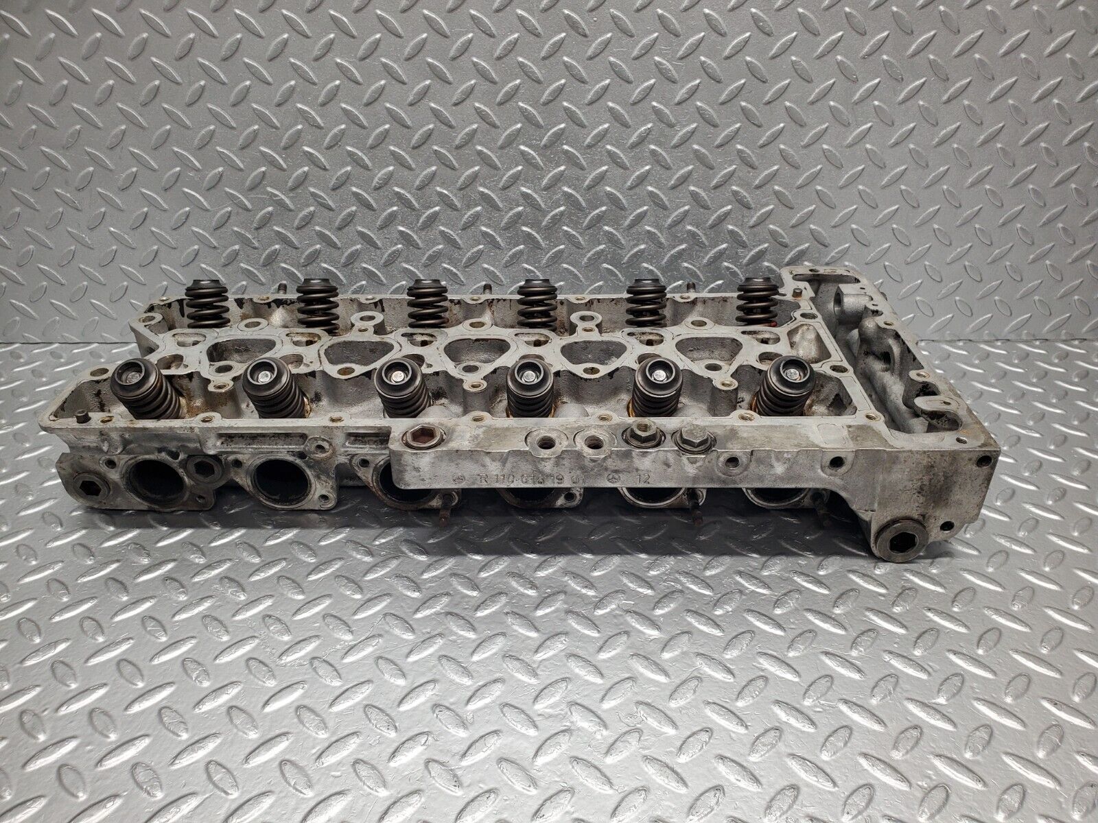 46710 Mercedes-Benz C123 280CE Coupe Cylinder Head 1100161901