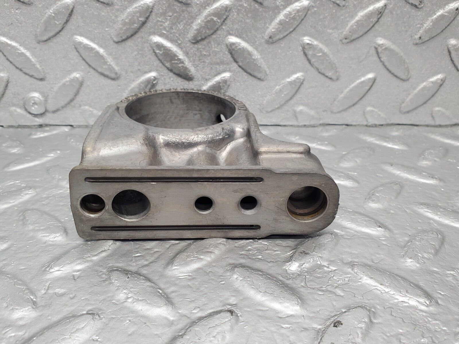 46264 Mercedes-Benz W126 420SE Camshaft Tower Bearing 1160515118