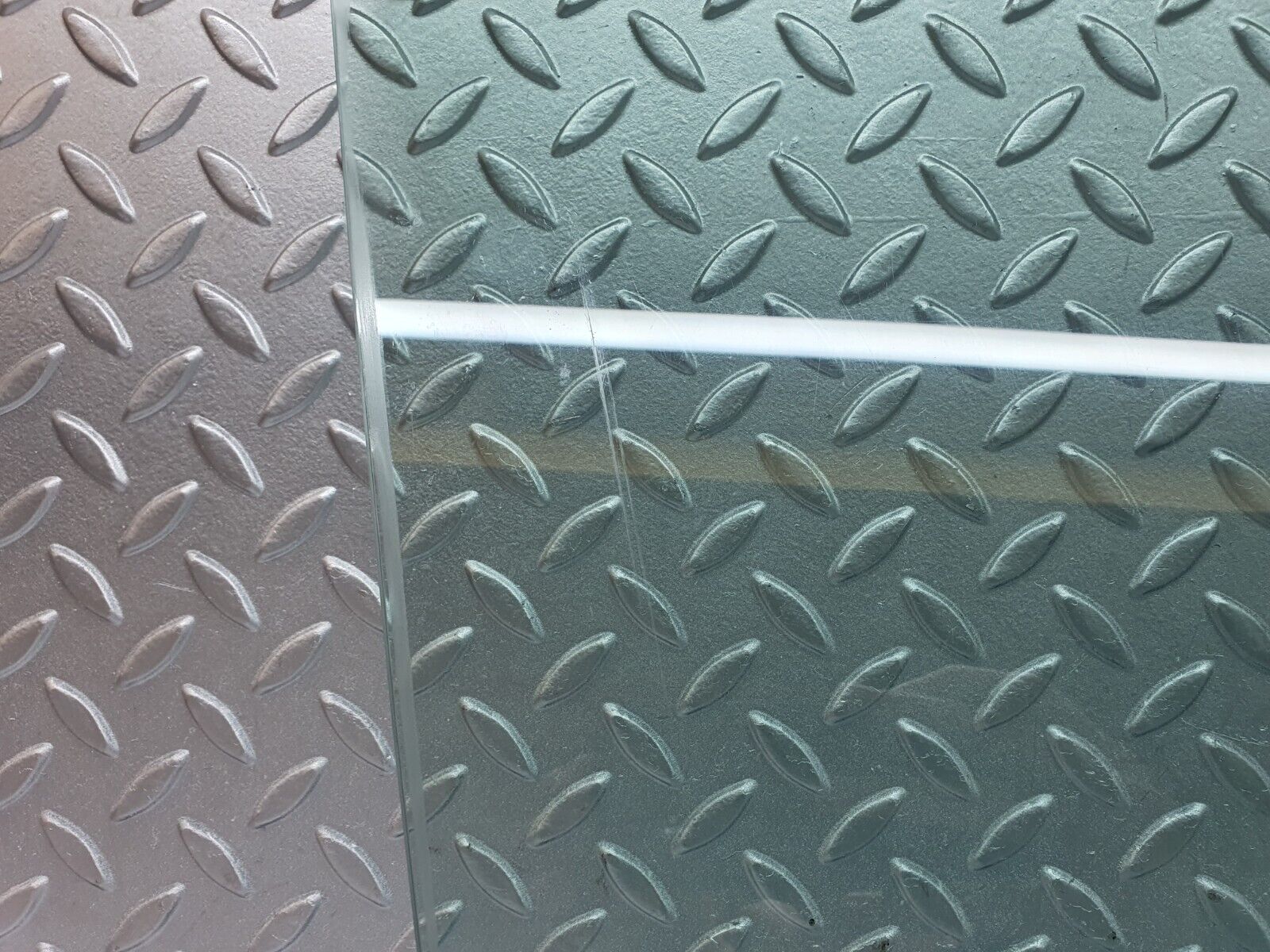 42868 Mercedes-Benz W201 190 2.0L Front Right Door Window Glass