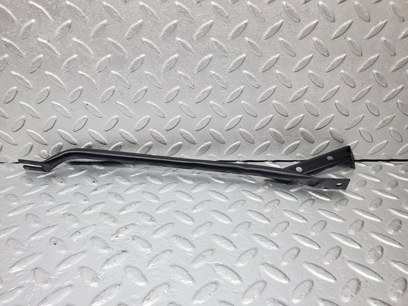 44510 Mercedes-Benz W123 280E Horn Bracket