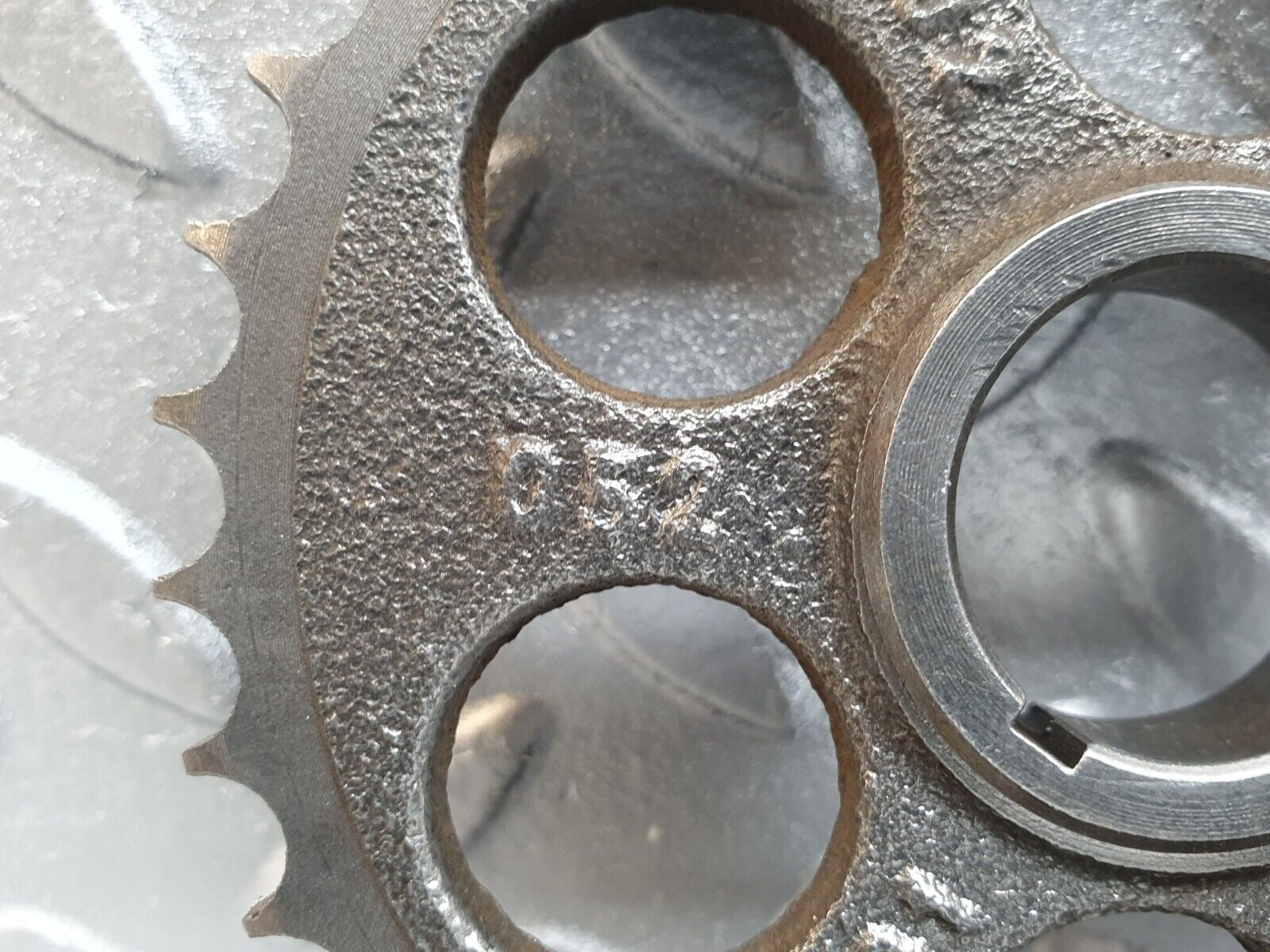 43068 Mercedes-Benz W123 Camshaft Timing Gear 1020520201