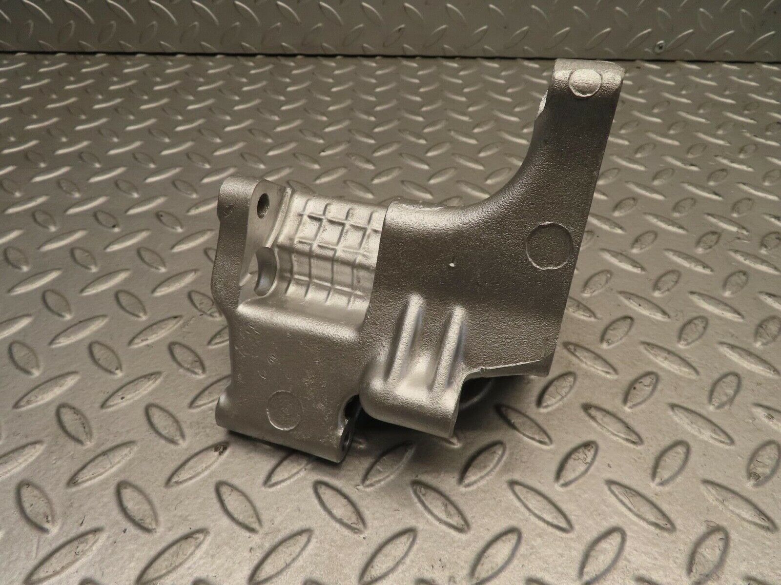 11780 Mercedes-Benz R107 450SL Alternator Generator Bracket 1161551135