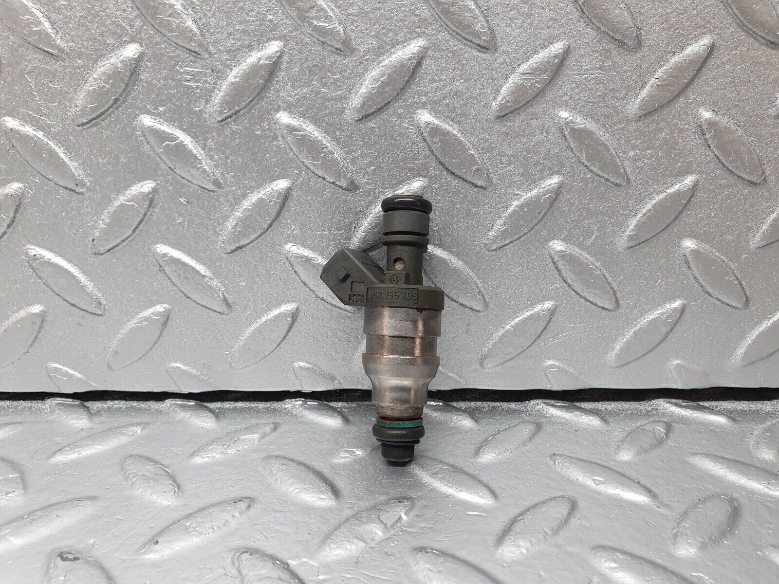 42372 Mercedes-Benz R129 320SL Coupe Fuel Injector Bosch 0000787323 0280155209