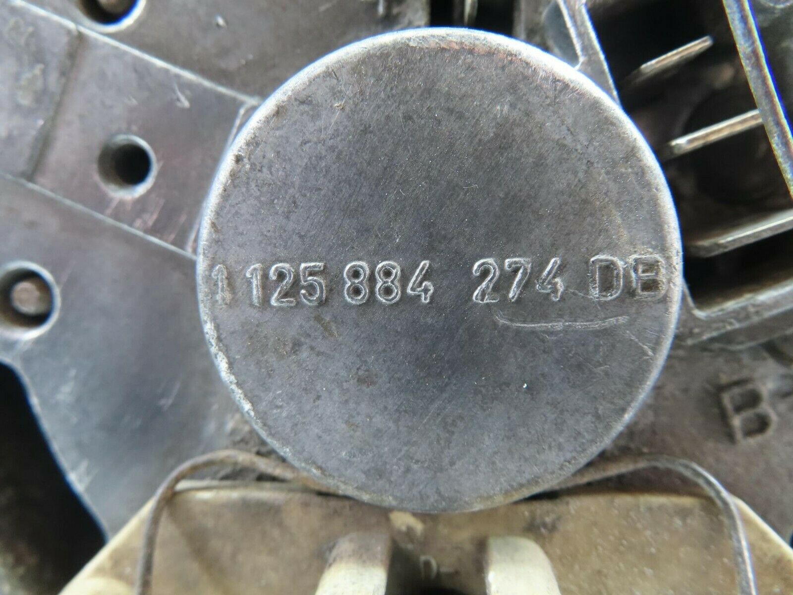 8544 Mercedes-Benz R107 Alternator Generator 0120400600