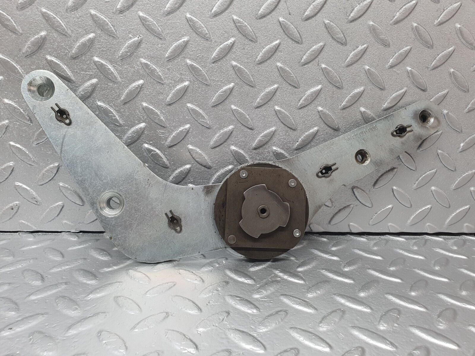 43332 Mercedes-Benz W108 280SE Front Left Seat Hinge Pair With Rod 0009106385 0009106886