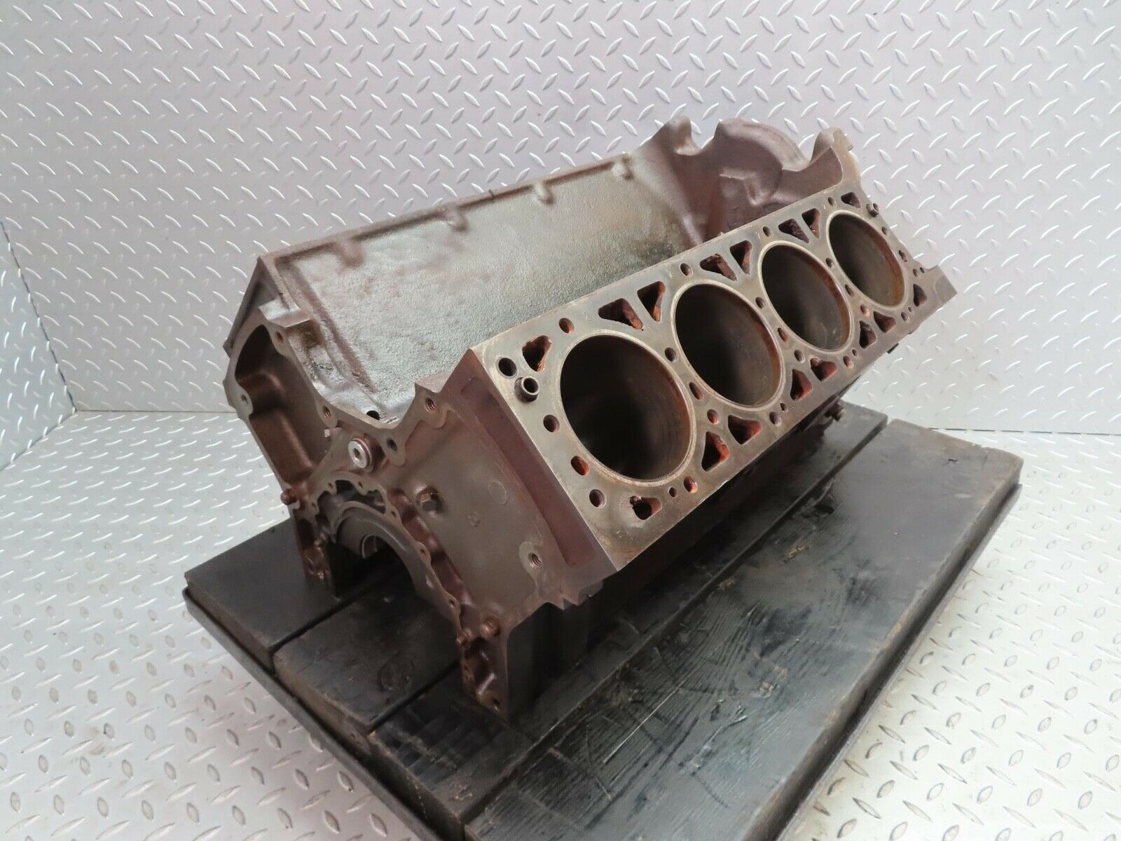 15799 Mercedes-Benz R107 450SL Engine Block 1170111101 M117.985
