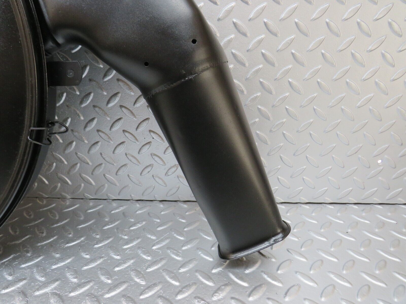 33559 Mercedes-Benz C107 R107 Air Filter Box Housing 0080948902