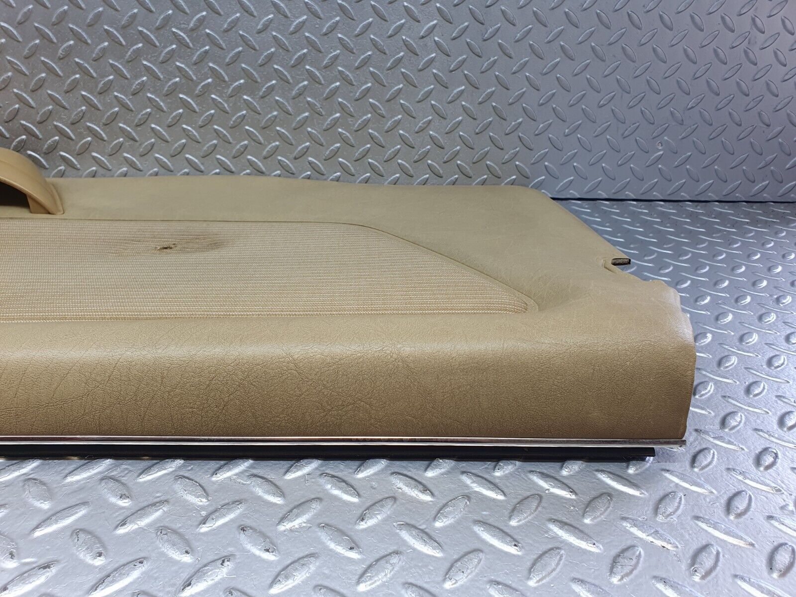 44050 Mercedes-Benz C123 230CE Coupe Left Door Card Beige