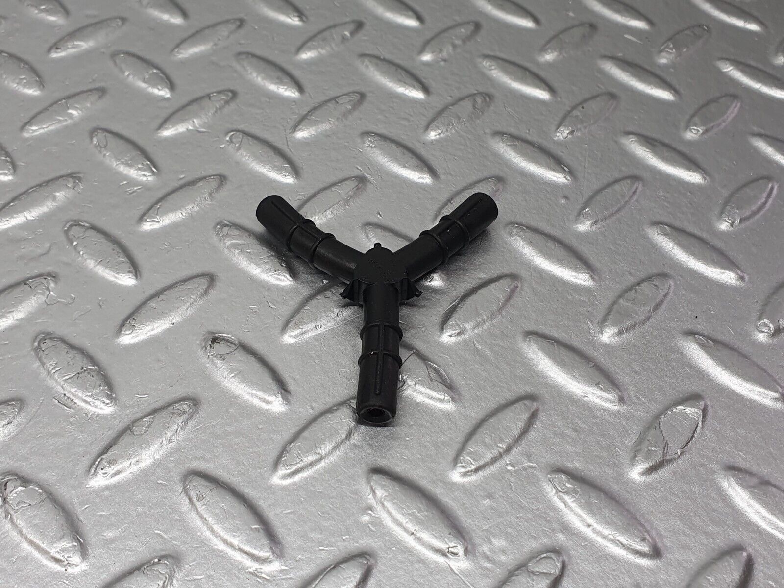 41731 Mercedes-Benz W124 200E Vacuum Pipe Set For Carburettor 1170780145