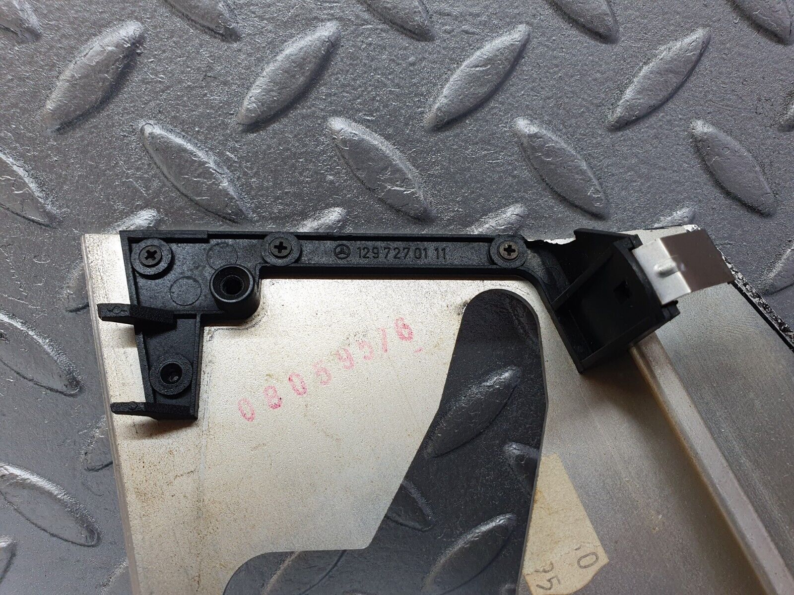 42512 Mercedes-Benz R129 320SL Coupe Seat Switch Wood Panel Left 1297270111 1297270311