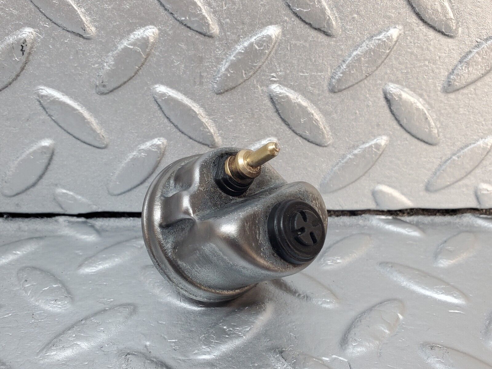 45941 Mercedes-Benz W126 420SE Oil Pressure Sensor VDO 0065429417