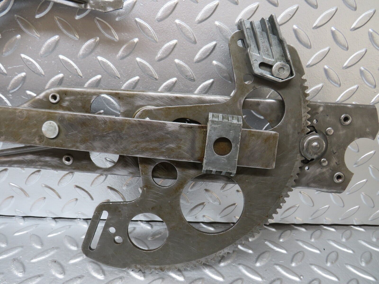 25075 Mercedes-Benz R107 C107 Front Right Manual Window Regulator 1077250602