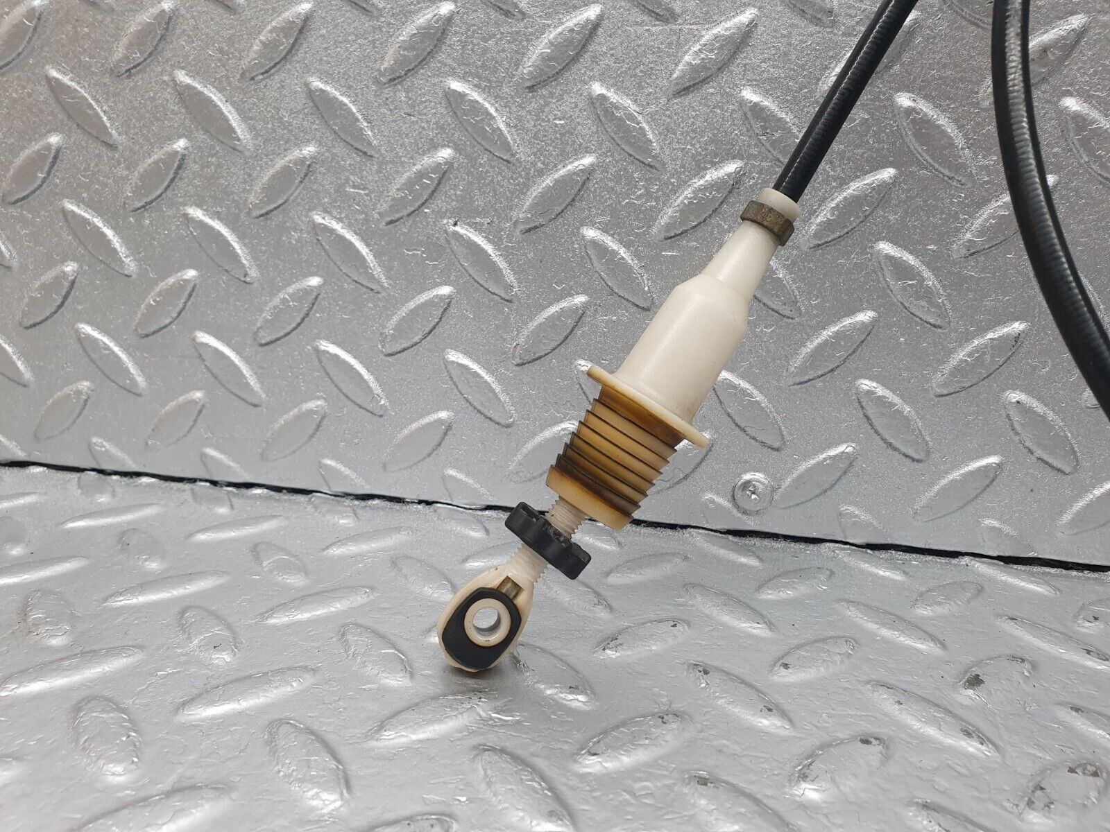 42368 Mercedes-Benz R129 320SL Coupe Accelerator Cable 1293002130 1243010197