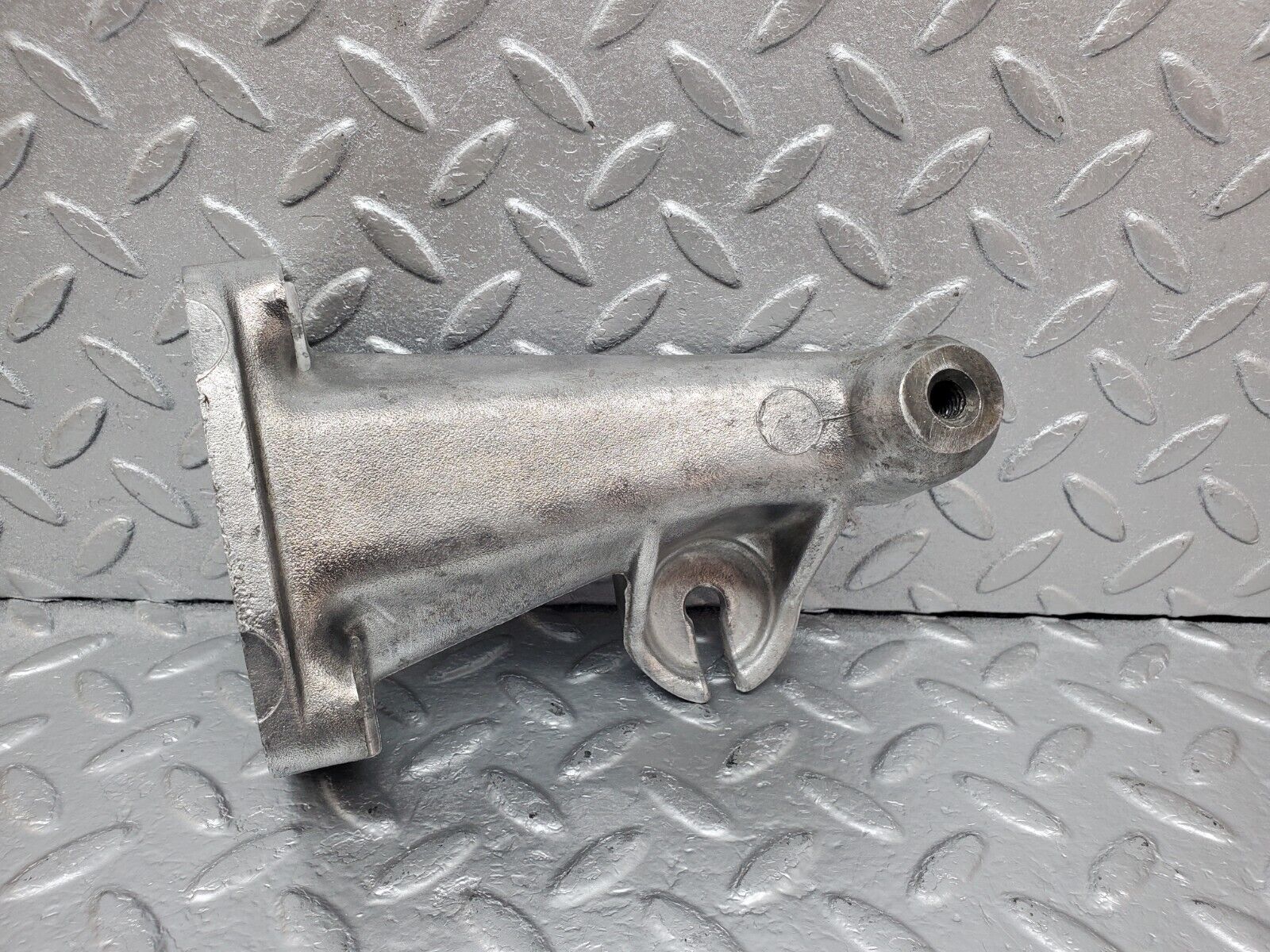 45429 Mercedes-Benz 280E M110.983 Engine Mount Bracket Left Side 1232230204