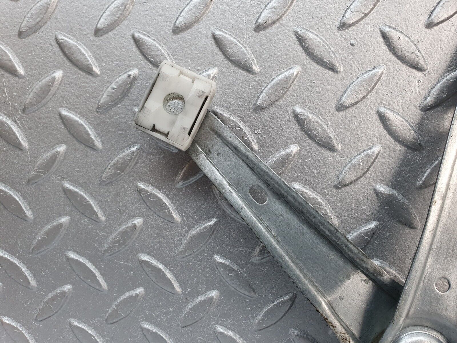 41939 Mercedes-Benz W202 C200 Front Right Power Window Regulator